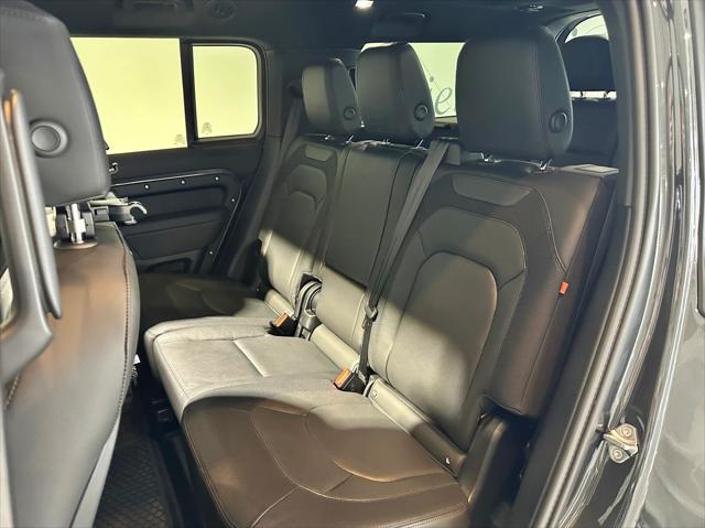 2024 Land Rover Defender 130 P400 X-Dynamic SE