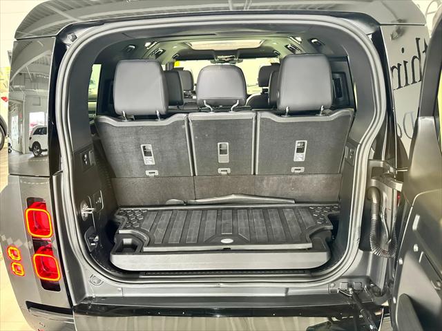 2024 Land Rover Defender 130 P400 X-Dynamic SE