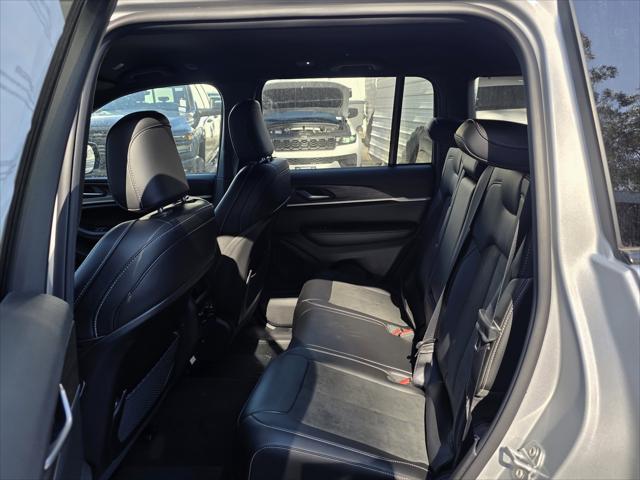 2026 Jeep Grand Cherokee Altitude 4x4