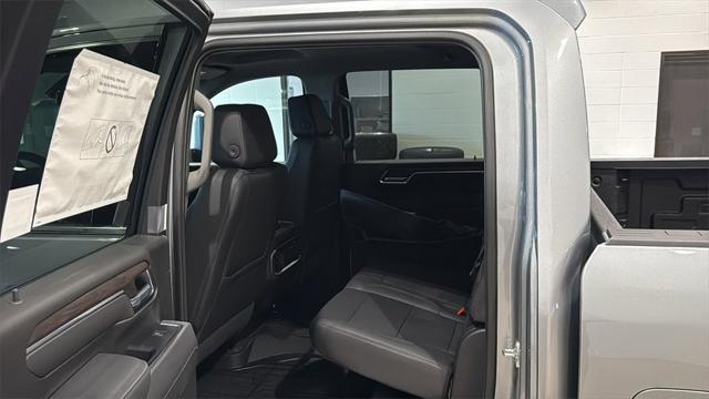 2026 GMC Sierra 2500HD Crew Cab, Standard Bed, SLT, 4WD