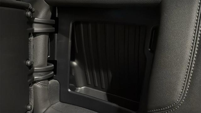 2026 GMC Sierra 2500HD Crew Cab, Standard Bed, SLT, 4WD