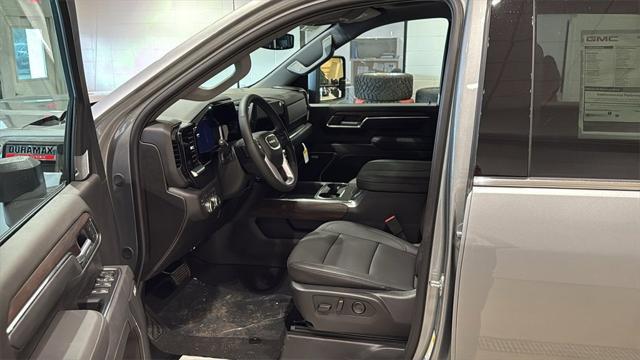 2026 GMC Sierra 2500HD Crew Cab, Standard Bed, SLT, 4WD
