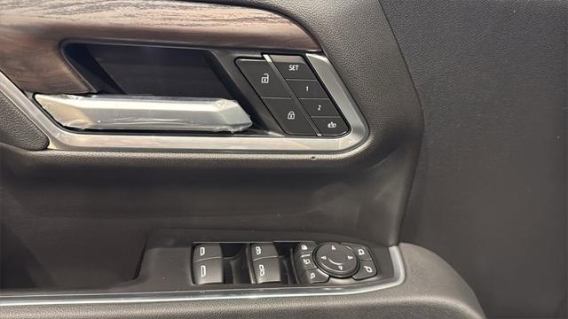 2026 GMC Sierra 2500HD Crew Cab, Standard Bed, SLT, 4WD
