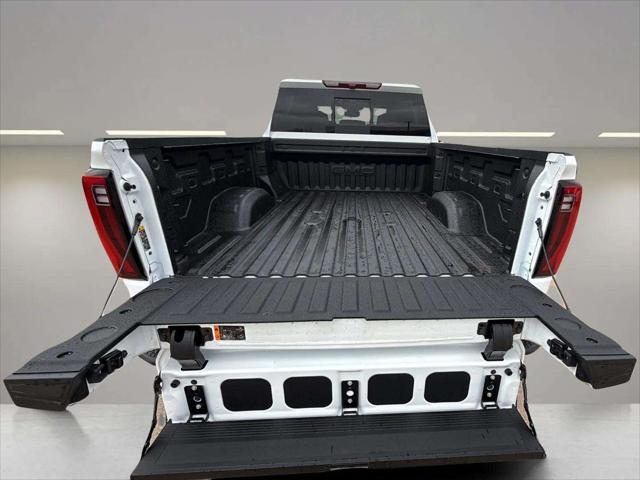 2026 GMC Sierra 2500HD Crew Cab, Standard Bed, SLT, 4WD