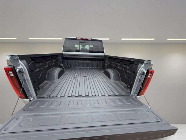 2026 GMC Sierra 2500HD Crew Cab, Standard Bed, SLT, 4WD