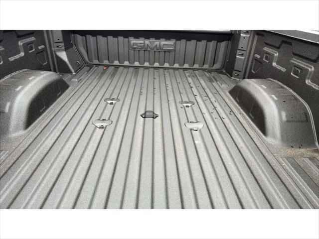 2026 GMC Sierra 2500HD Crew Cab, Standard Bed, SLT, 4WD