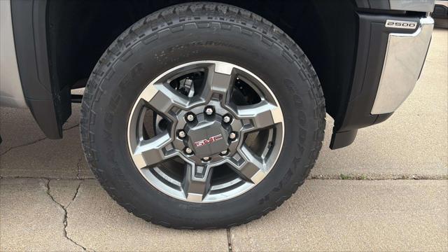 2026 GMC Sierra 2500HD Crew Cab, Standard Bed, SLT, 4WD