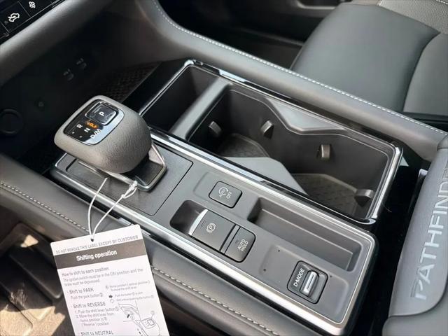 2026 Nissan Pathfinder SL