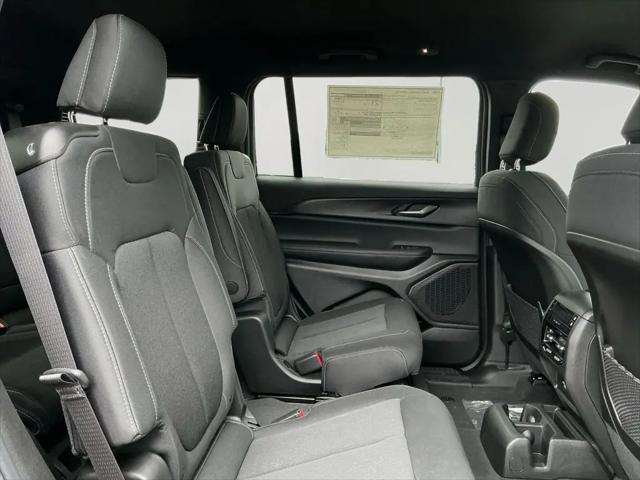 2026 Jeep Grand Cherokee L Laredo 4x4