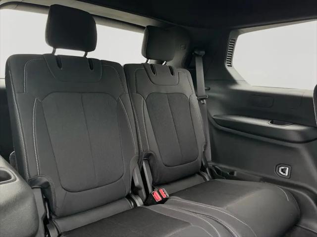 2026 Jeep Grand Cherokee L Laredo 4x4