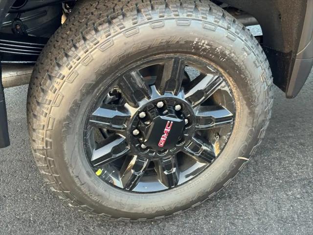 2026 GMC Sierra 2500HD Crew Cab, Standard Bed, AT4, 4WD