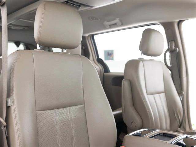 2012 Chrysler Town & Country Touring-L