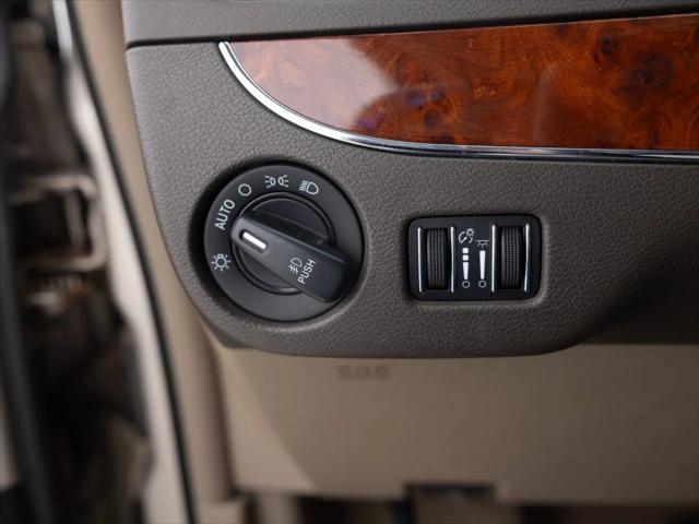 2012 Chrysler Town & Country Touring-L