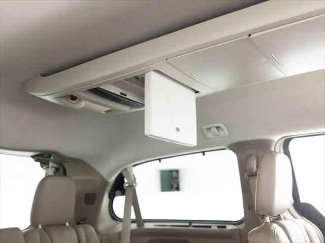 2012 Chrysler Town & Country Touring-L