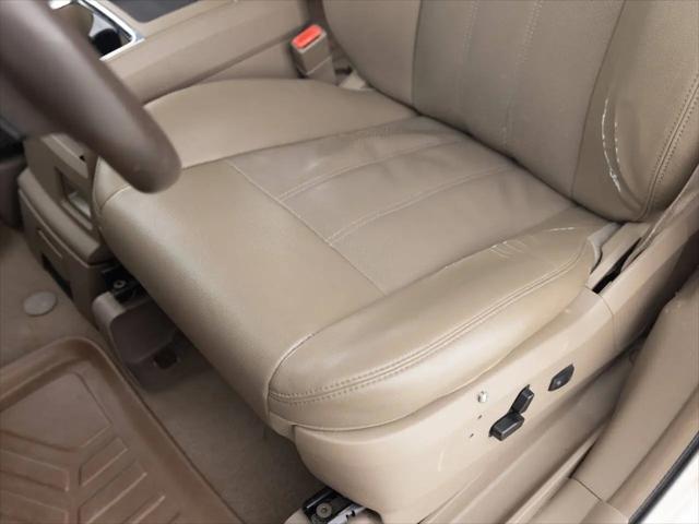 2012 Chrysler Town & Country Touring-L