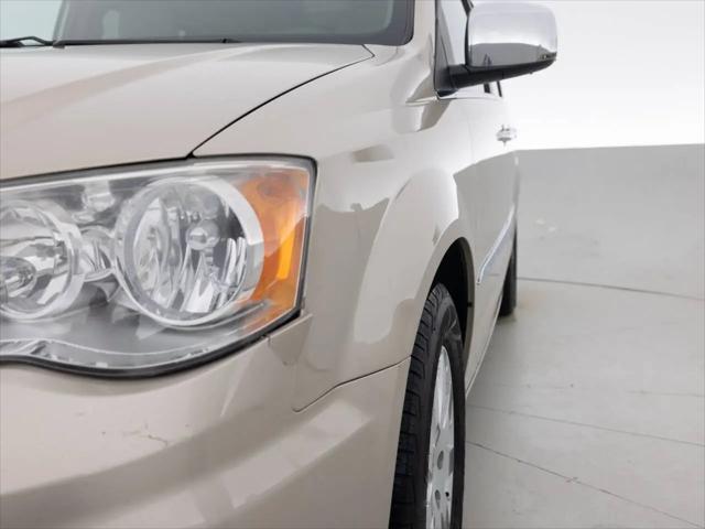2012 Chrysler Town & Country Touring-L
