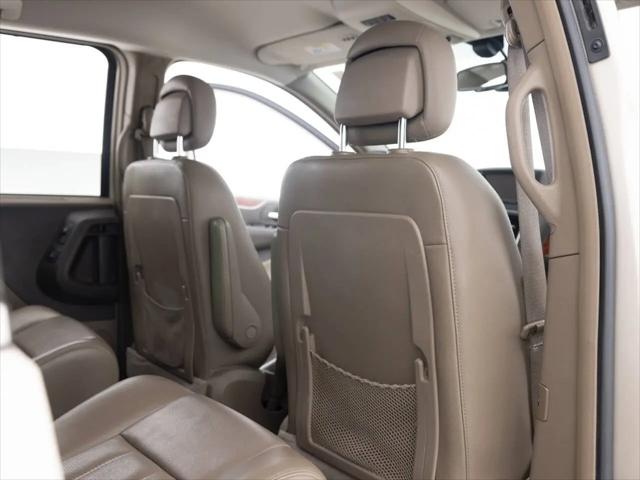 2012 Chrysler Town & Country Touring-L