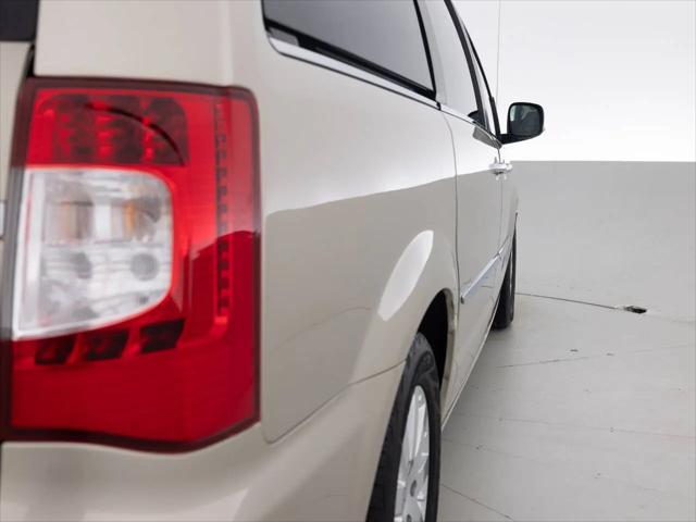 2012 Chrysler Town & Country Touring-L