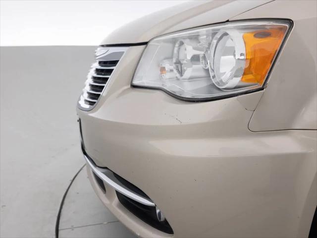 2012 Chrysler Town & Country Touring-L