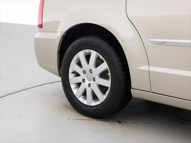 2012 Chrysler Town & Country Touring-L