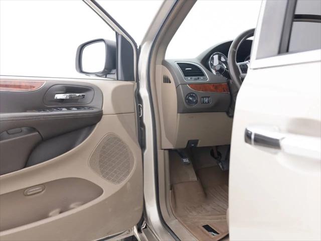 2012 Chrysler Town & Country Touring-L