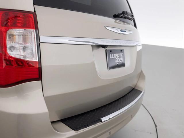 2012 Chrysler Town & Country Touring-L