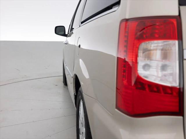 2012 Chrysler Town & Country Touring-L