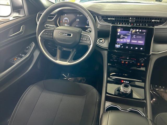 2025 Jeep Grand Cherokee L Laredo 4x4