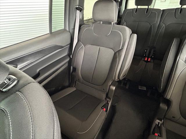 2025 Jeep Grand Cherokee L Laredo 4x4