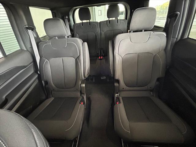 2025 Jeep Grand Cherokee L Laredo 4x4