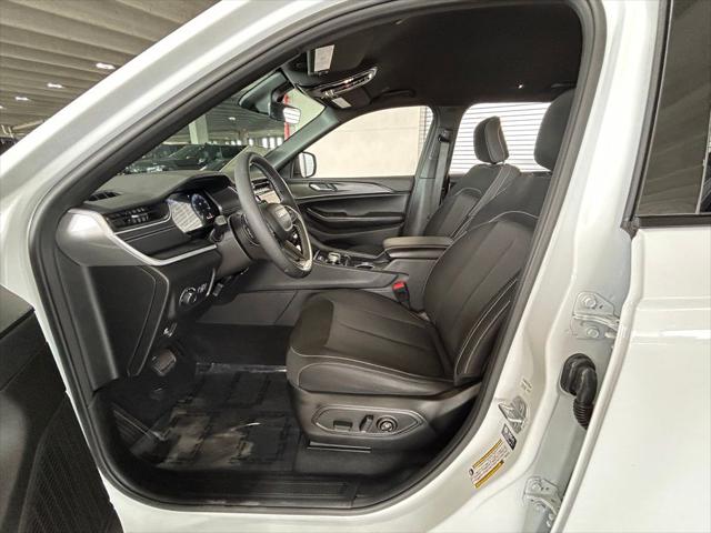 2025 Jeep Grand Cherokee L Laredo 4x4