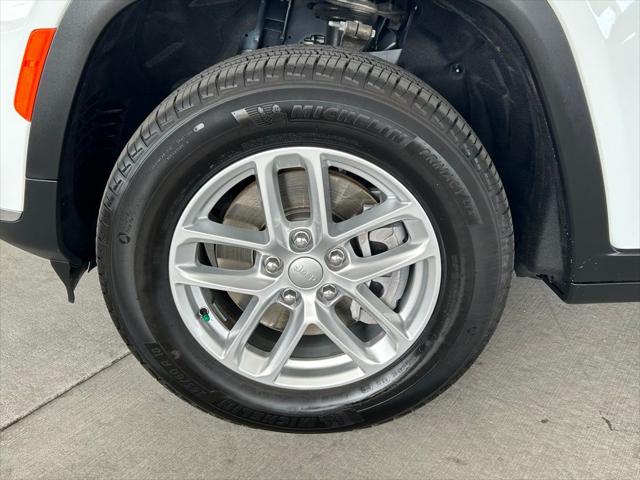 2025 Jeep Grand Cherokee L Laredo 4x4