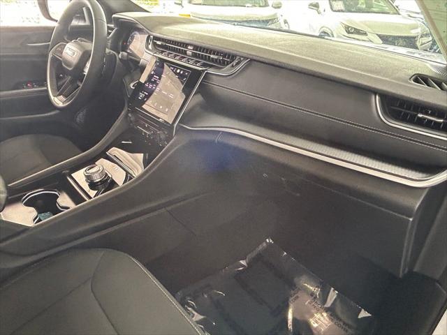 2025 Jeep Grand Cherokee L Laredo 4x4