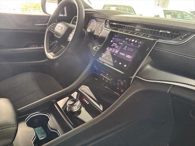 2025 Jeep Grand Cherokee L Laredo 4x4