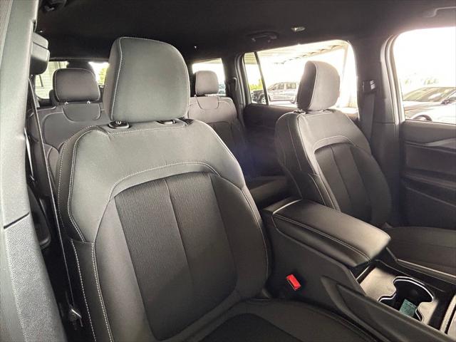2025 Jeep Grand Cherokee L Laredo 4x4
