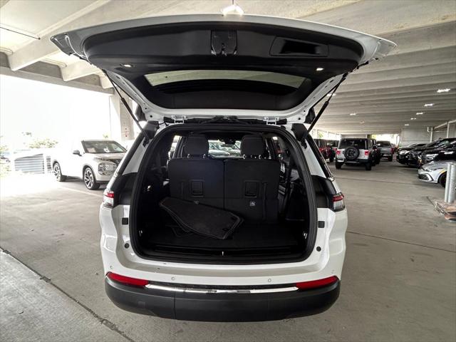 2025 Jeep Grand Cherokee L Laredo 4x4