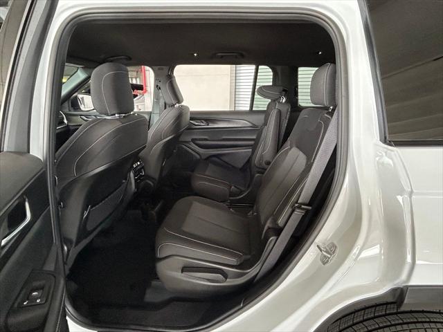 2025 Jeep Grand Cherokee L Laredo 4x4