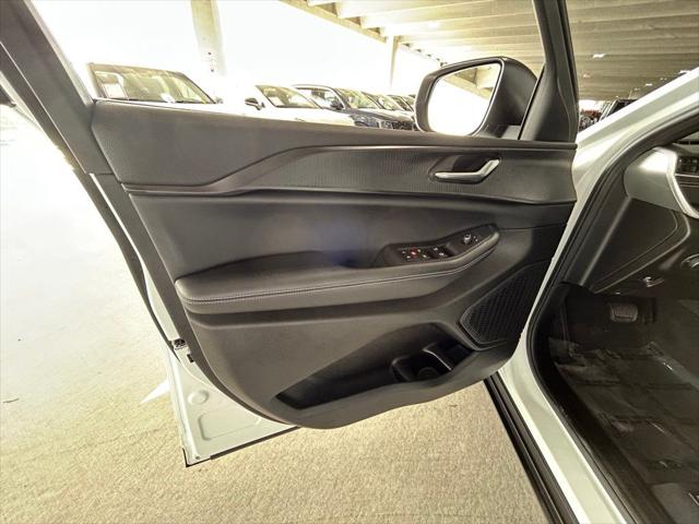 2025 Jeep Grand Cherokee L Laredo 4x4