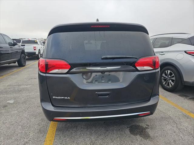 2022 Chrysler Voyager LX