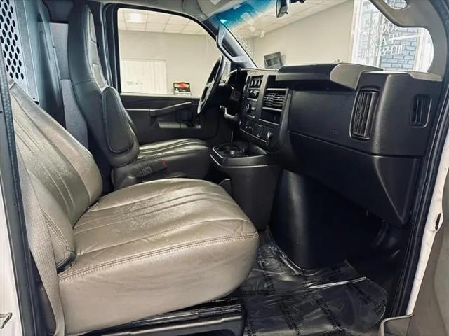 2022 GMC Savana Cargo RWD 2500 Regular Wheelbase Work Van