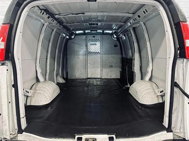 2022 GMC Savana Cargo RWD 2500 Regular Wheelbase Work Van