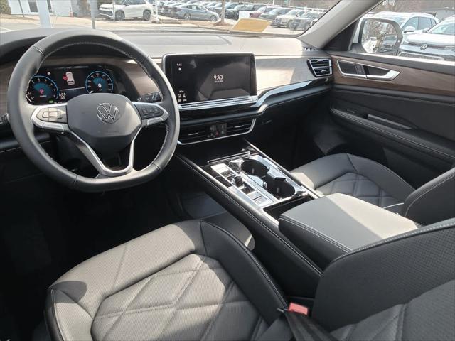 2026 Volkswagen Atlas SE with Technology