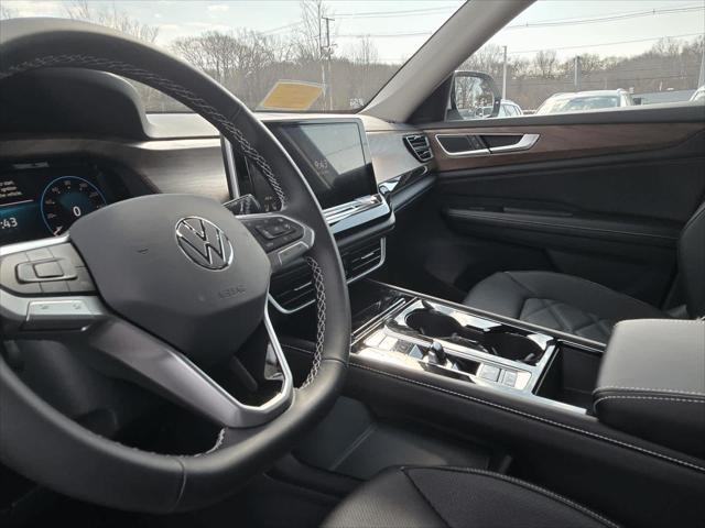 2026 Volkswagen Atlas SE with Technology
