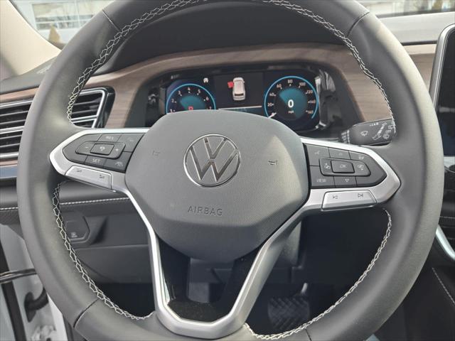 2026 Volkswagen Atlas SE with Technology