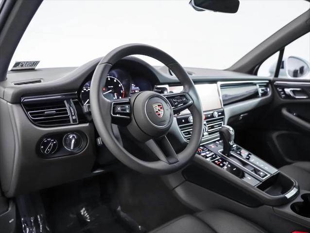 2025 Porsche Macan Macan