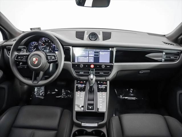 2025 Porsche Macan Macan