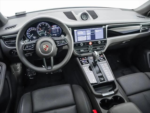 2025 Porsche Macan Macan