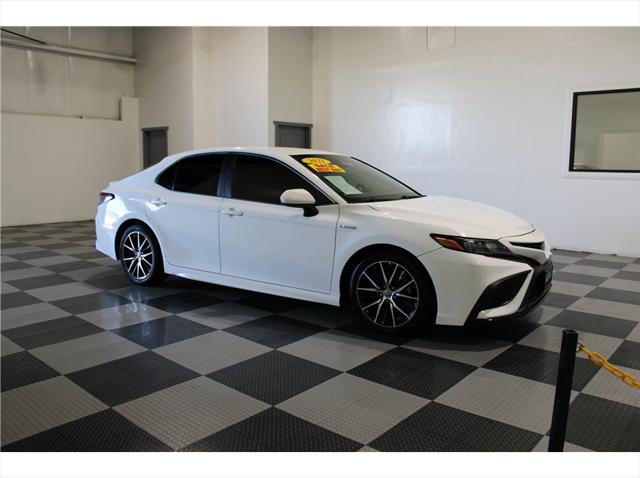 2021 Toyota Camry SE Hybrid for sale in Merced, CA
