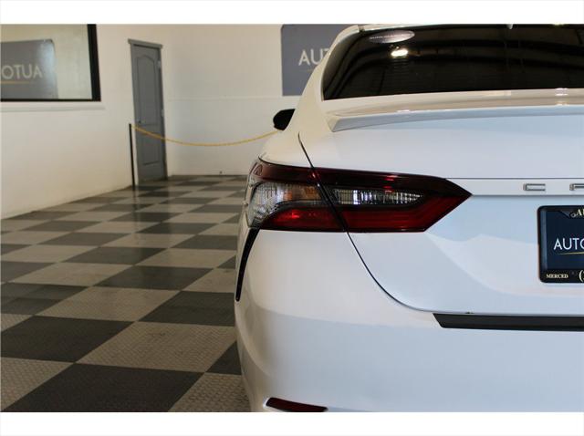 2021 Toyota Camry SE Hybrid