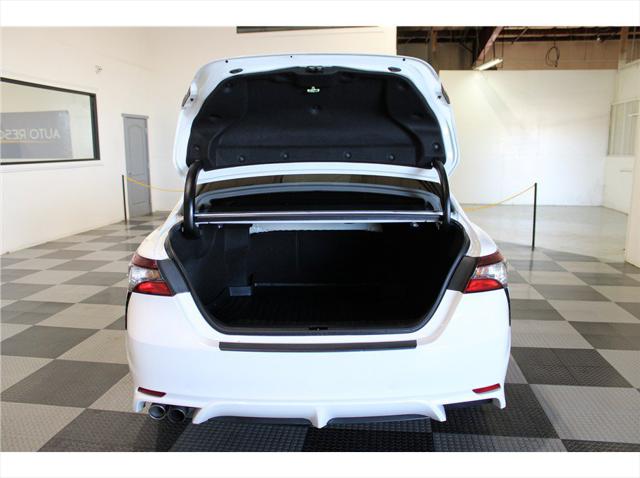 2021 Toyota Camry SE Hybrid